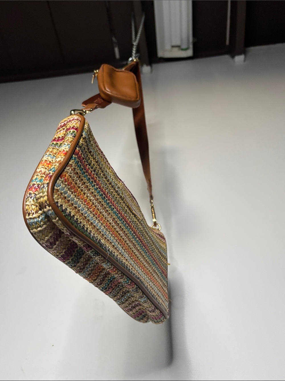 Steve Madden(Bvettal) Straw Crossbody Leather AirPod Case  - Picture 6 of 8